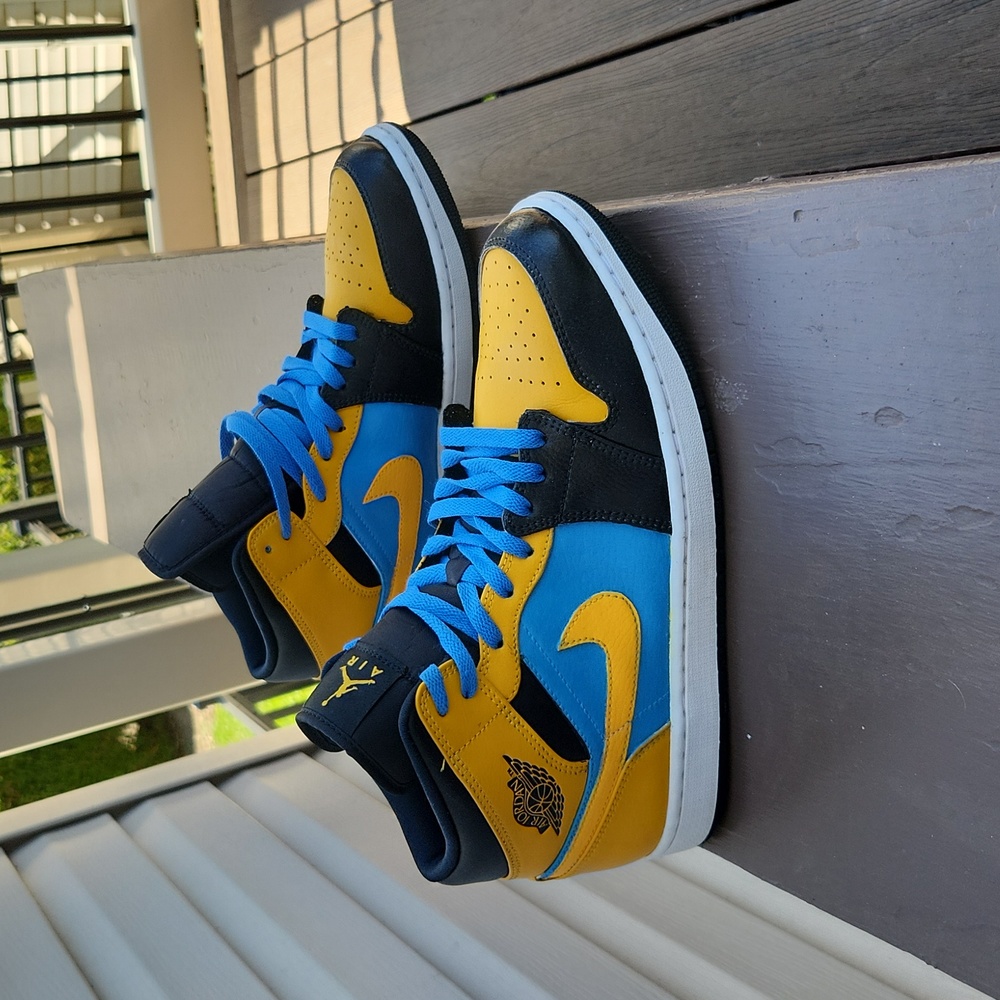 Air jordan 1 retro mid customs